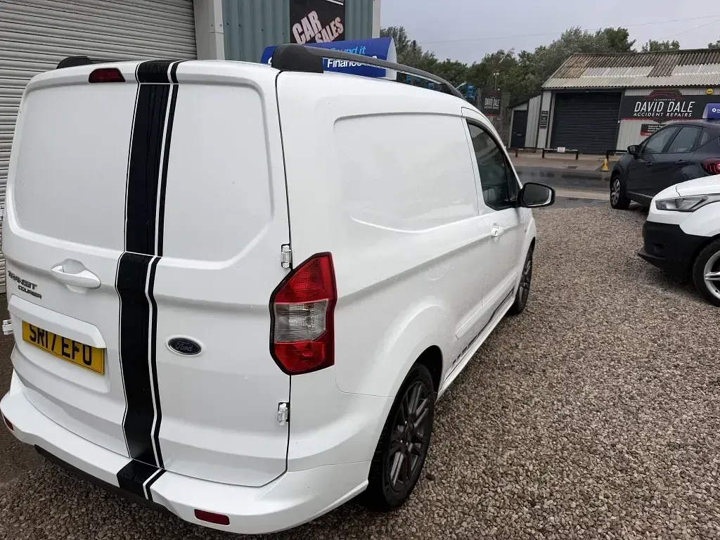 Used Ford Transit Courier Sport 95 HP (69 kW) 2017 White Van