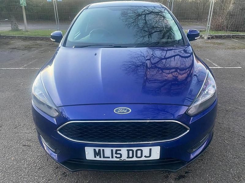 Używany Ford Focus Zetec 2015 Niebieski Hatchback