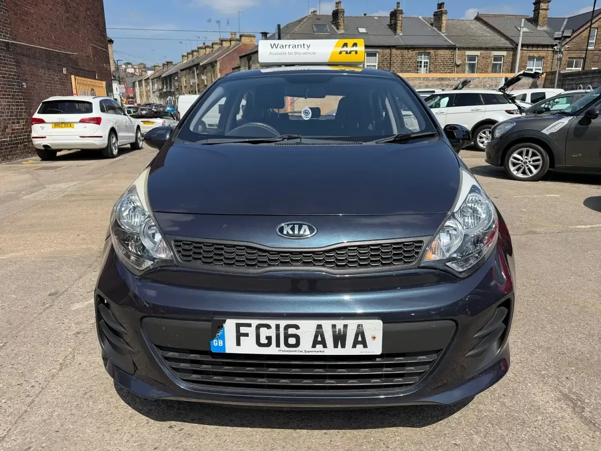 Used Kia Rio Air 84 HP (61 kW) 2016 Blue Hatchback