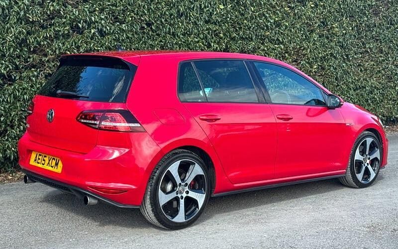 Used VW Golf VII GTI 220 HP (161 kW) 2015 Red Hatchback