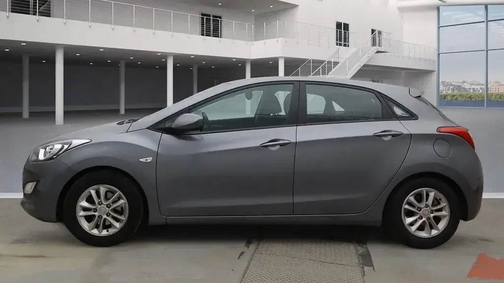 Used Hyundai i30 Active 100 HP (73 kW) 2012 Grey Hatchback