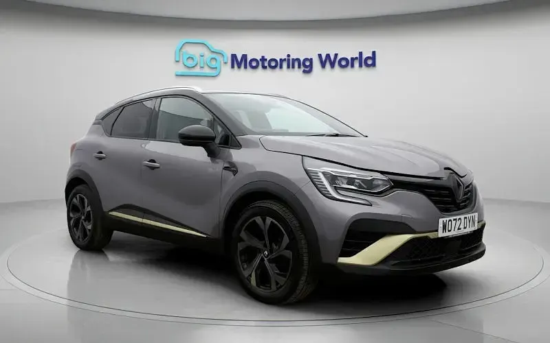 Usado Renault Captur Engineered 143 CV (105 kW) 2023 Gris SUV