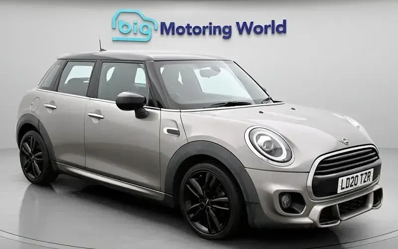 Używany Mini Cooper Hatch 136 KM (100 kW) 2020 Hatchback