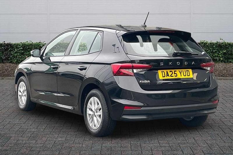 New Skoda Fabia SE 85 HP (62 kW) 2025 Black magic pearl effect Hatchback