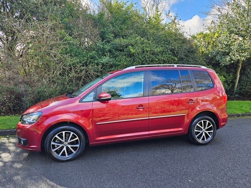 Red Used 2013 VW Touran SE MPV | £7,449 (Fair price) - Image 1/4
