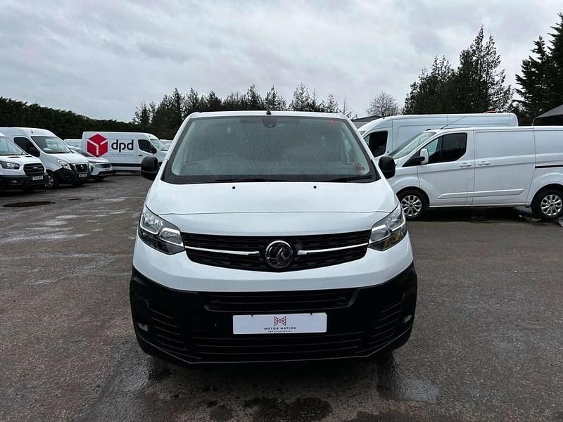 Used Vauxhall Vivaro 100 HP (73 kW) 2023 White MPV