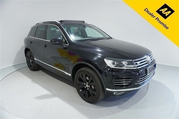 Black Used 2016 VW Touareg R-line SUV | £16,444 (Fair price) - Image 1/1