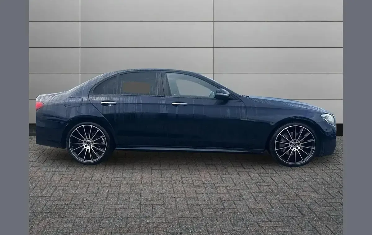 Used Mercedes E200 AMG line 196 HP (144 kW) 2022 Blue Sedan