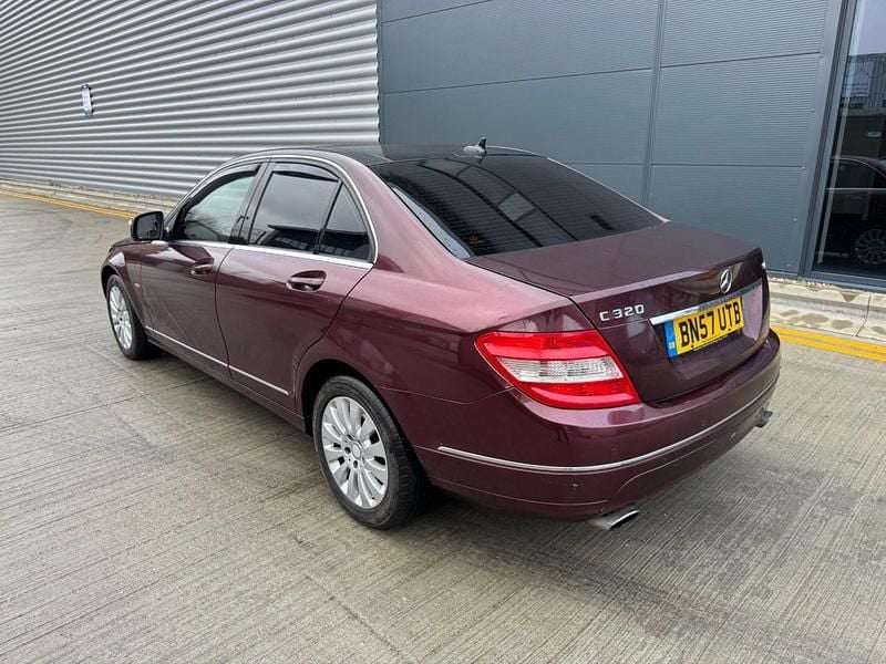 Used Mercedes C320 Elegance 221 HP (162 kW) 2007 Red Sedan