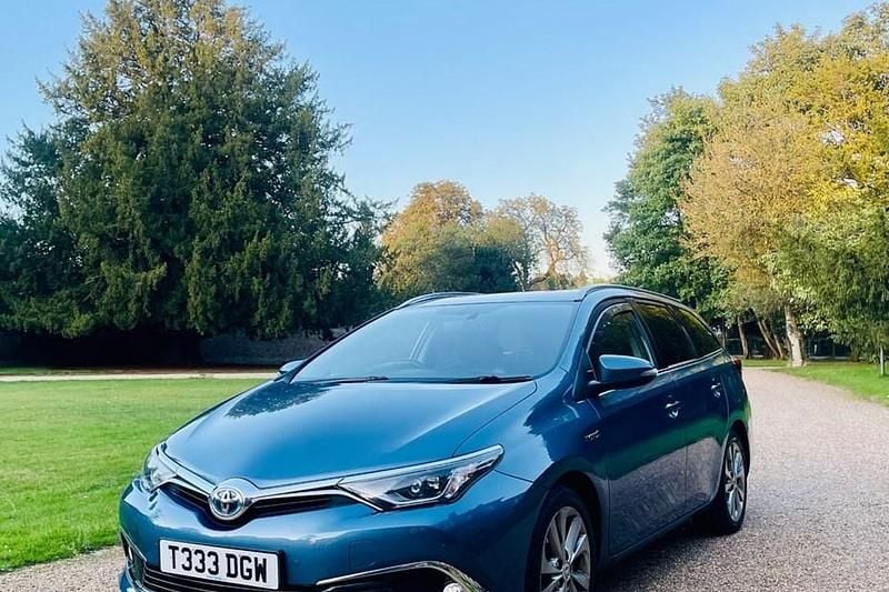 Used 2016 Toyota Auris Touring Sports Estate | £7,499 (Fair price) - Image 1/1