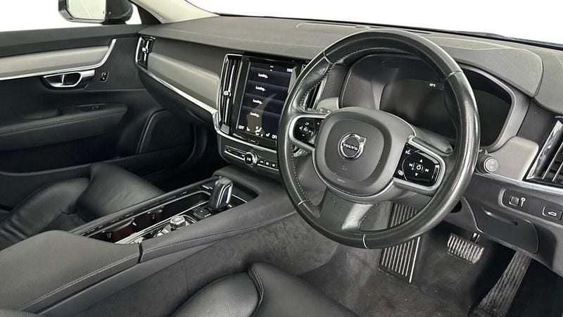Used Volvo V90 Momentum 200 HP (147 kW) 2021 Grey Estate
