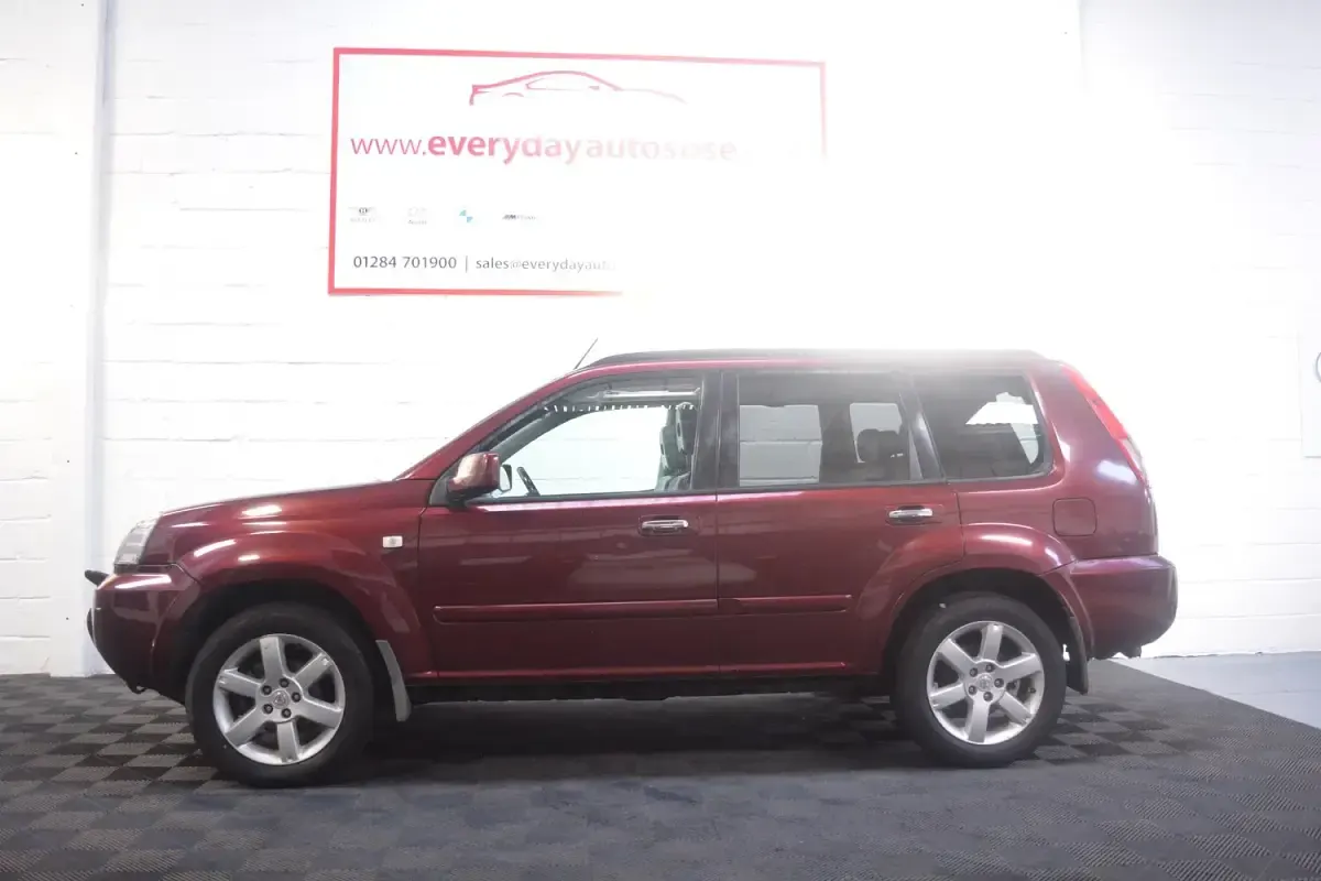 Used Nissan X-Trail 136 HP (100 kW) 2007 Red SUV