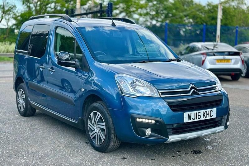 Blue Used 2016 Citroën Berlingo XTR MPV | £8,995 (Fair price) - Image 1/1