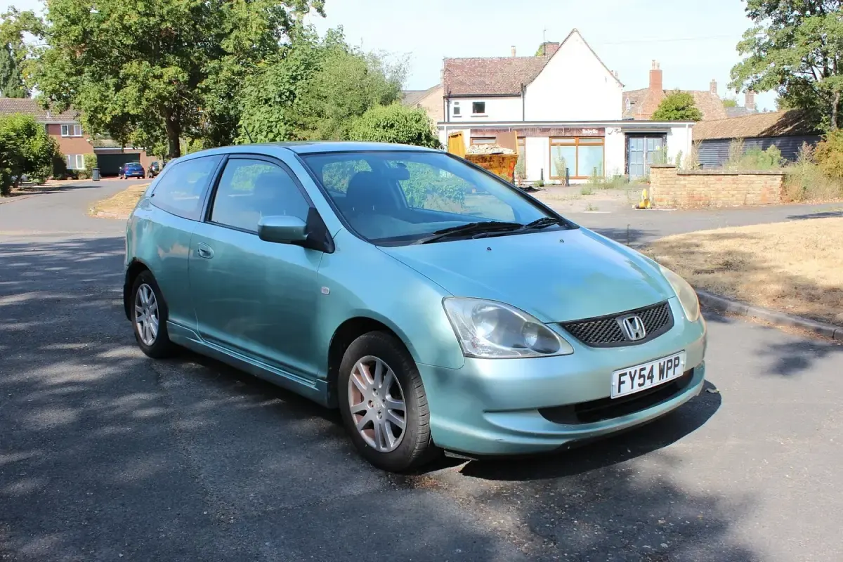 Used Honda Civic SE 110 HP (80 kW) 2004 Silver Hatchback