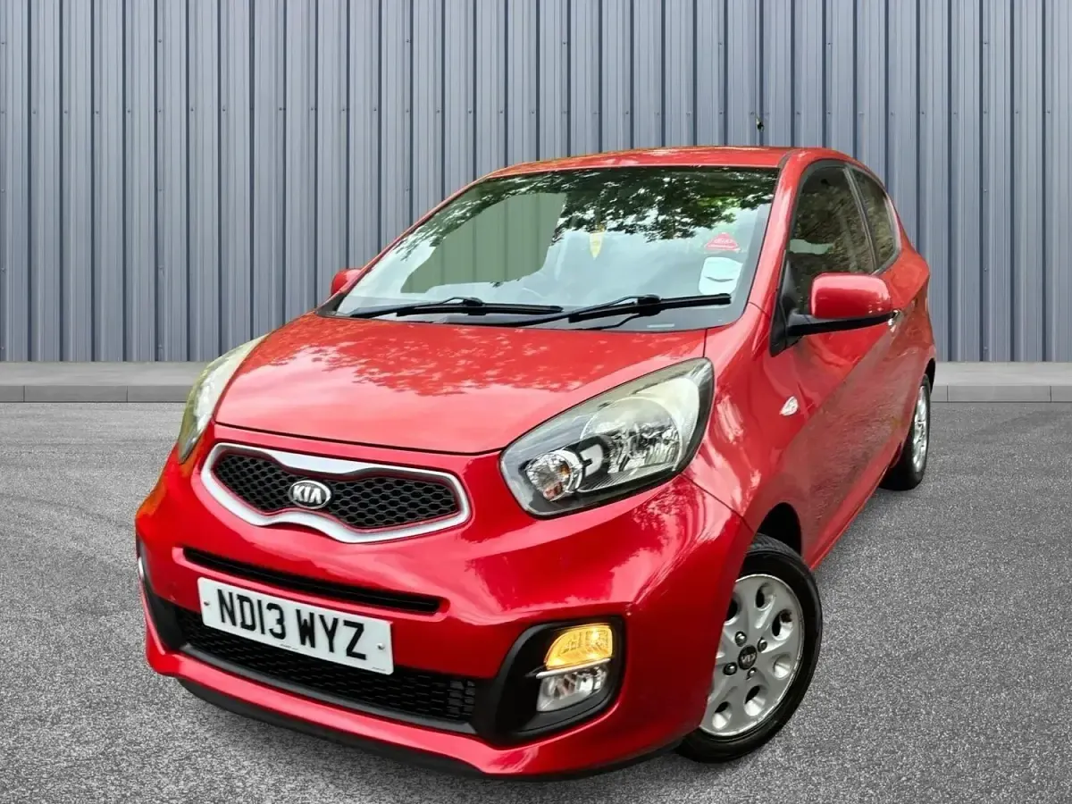 Used Kia Picanto City 68 HP (50 kW) 2013 Red Hatchback