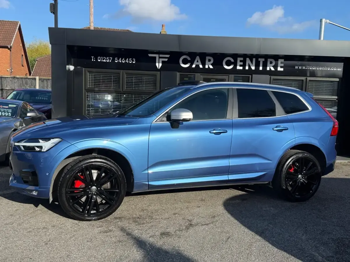 Usado Volvo XC60 R-Design Pro 235 HP (172 kW) 2017 Azul SUV