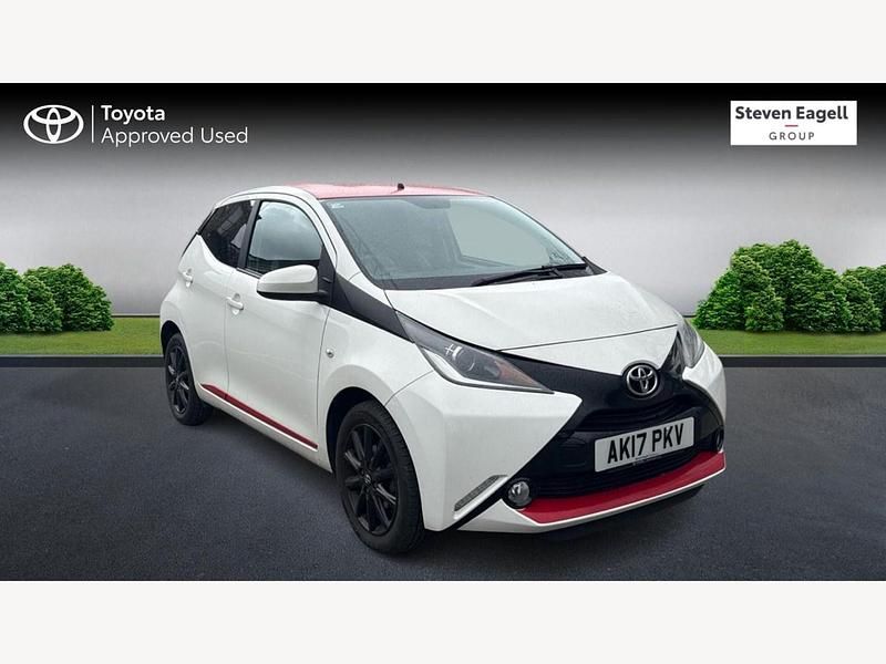 Used Toyota Aygo x-press 2017 White Hatchback
