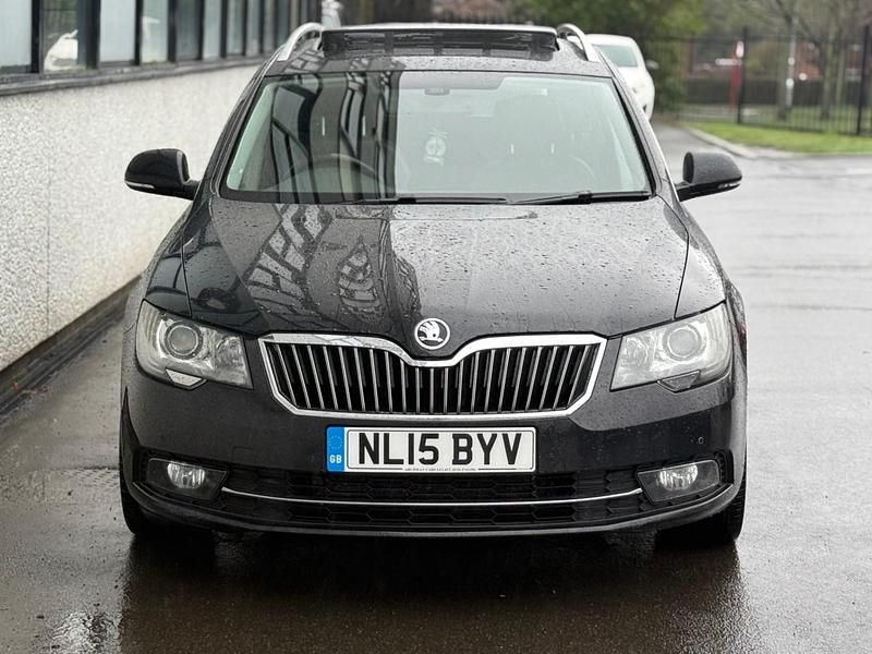 Used Skoda Superb 140 HP (102 kW) 2015 Black Estate
