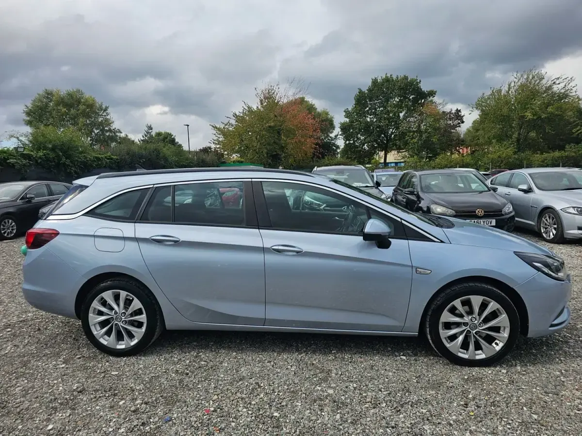 Begagnad Vauxhall Astra 2017 Silver Kombi