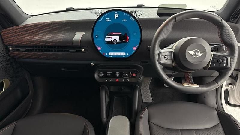 Begagnad Mini Cooper Hatch 133 kW (181 HK) 2024 Vit Halvkombi
