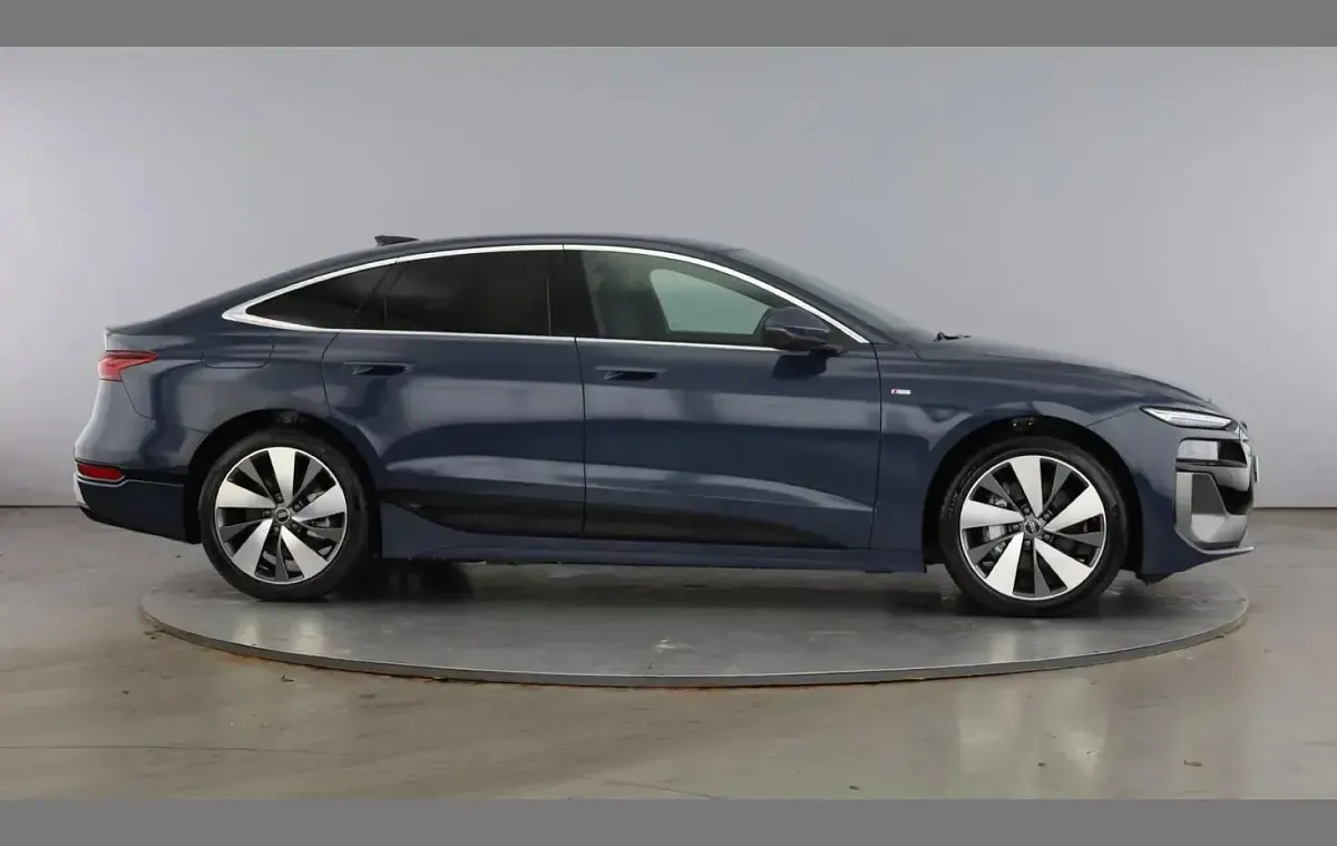New Audi A6 e-tron S-Line 266 kW (362 HP) 2025 Blue Hatchback