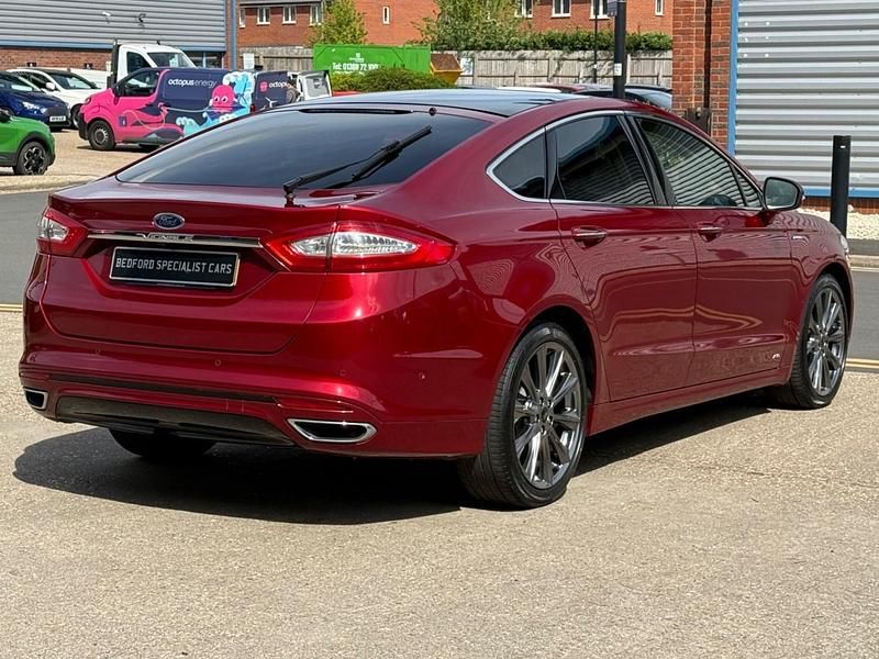 Begagnad Ford Mondeo Vignale 180 HK (132 kW) 2018 Röd Halvkombi