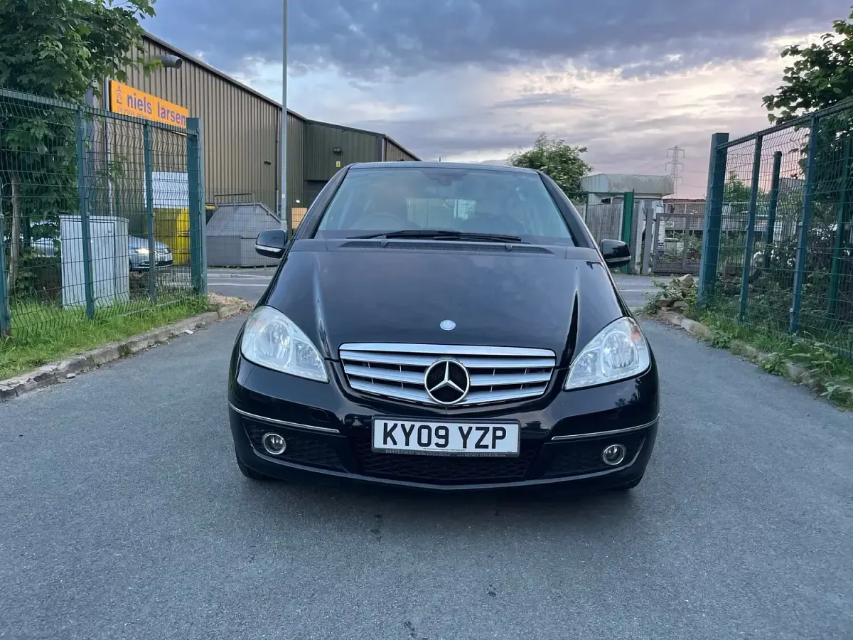 Used Mercedes A180 Avantgarde 2009 Black Hatchback