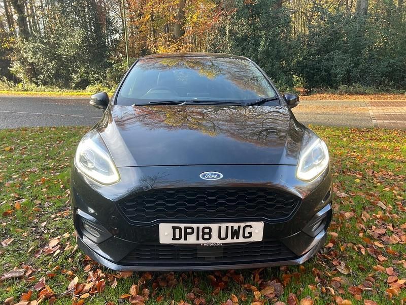 Usado Ford Fiesta ST-Line X 125 HP (91 kW) 2018 Preto Citadino