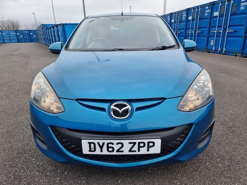 Begagnad Mazda 2 2012 Blå Halvkombi