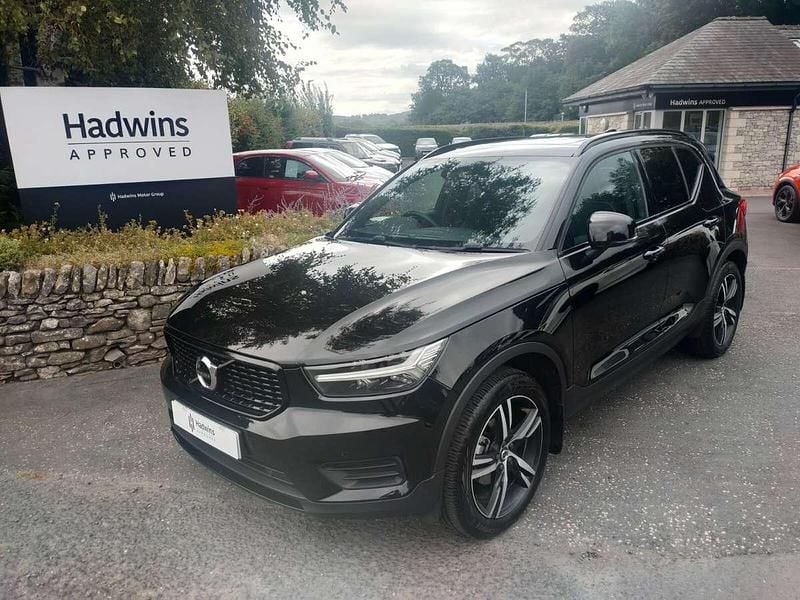Black Used 2022 Volvo XC40 R-Design SUV | £27,995 (Fair price) - Image 1/4