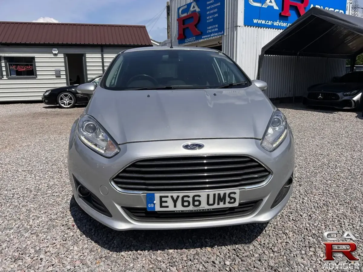Używany Ford Fiesta Titanium X 100 KM (73 kW) 2016 Srebrny Hatchback