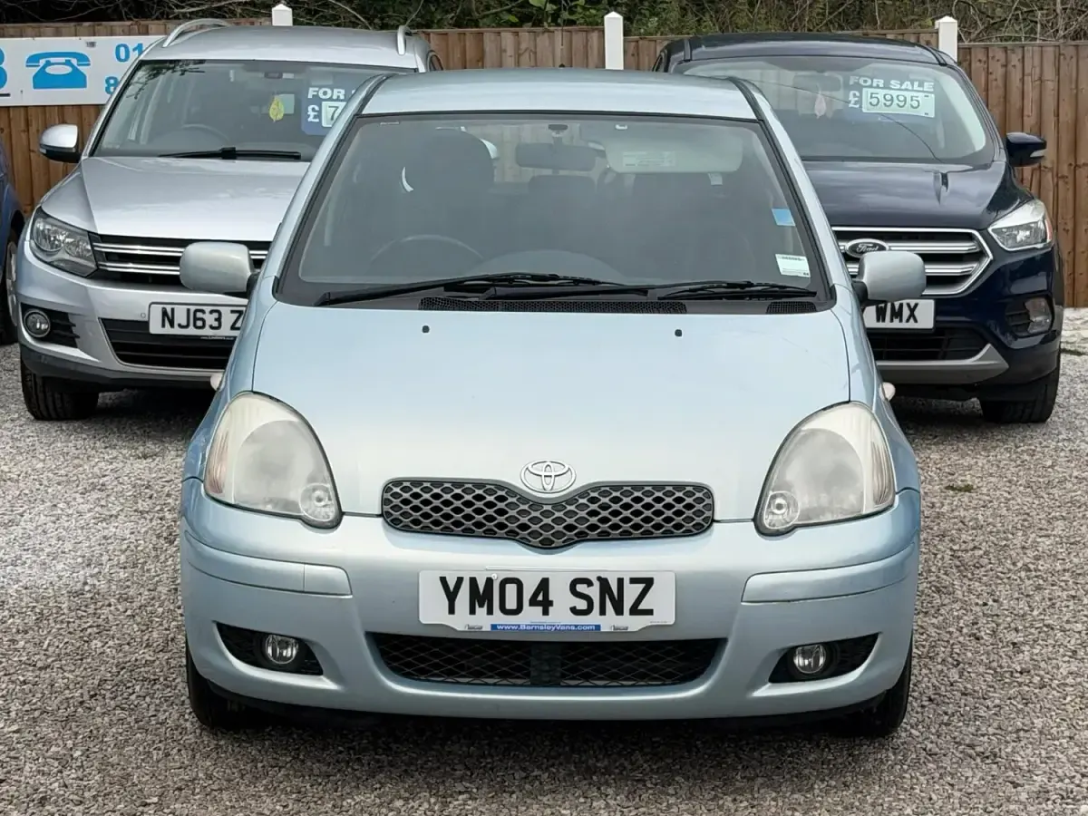 Used Toyota Yaris 2004 Silver Hatchback