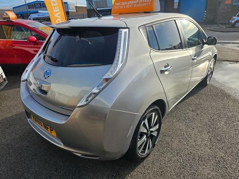 Used Nissan Leaf Tekna 80 kW (109 HP) 2015 Silver Hatchback