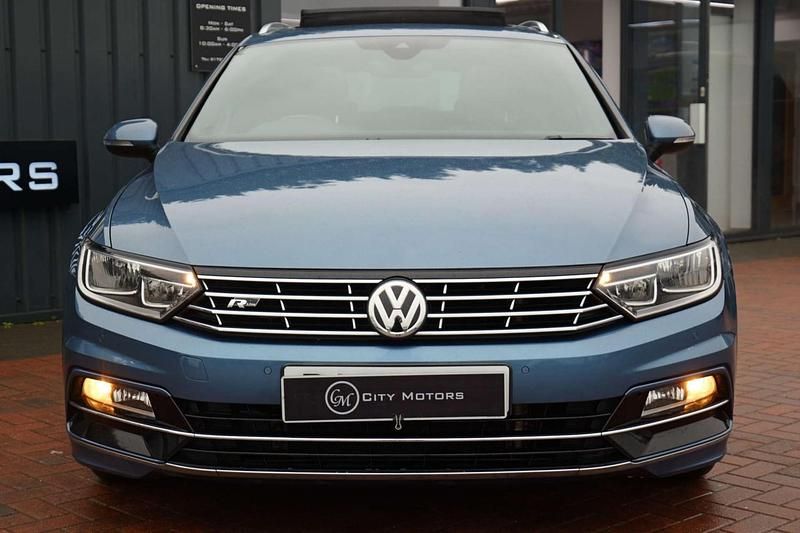 Used VW Passat R-line 190 HP (139 kW) 2017 Blue Estate