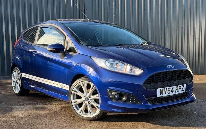 Used 2016 Ford Fiesta Zetec Hatchback | £4,995 (Good price) - Image 1/4
