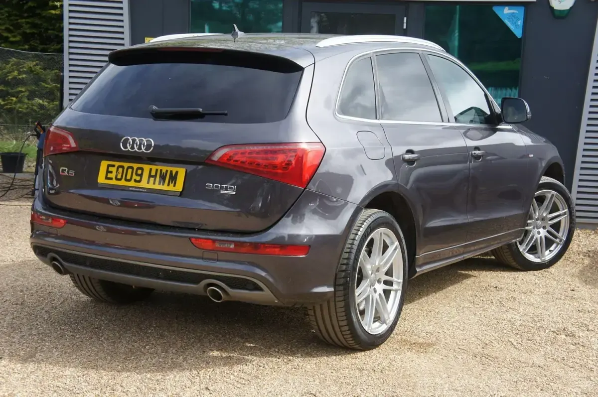 Używany Audi Q5 S-Line 240 KM (176 kW) 2009 Szary SUV