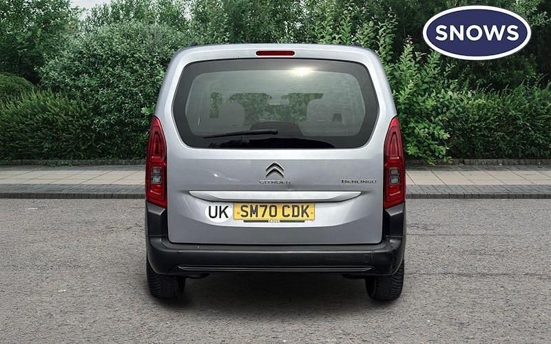 Begagnad Citroën Berlingo Feel 131 HK (96 kW) 2023 Minibuss