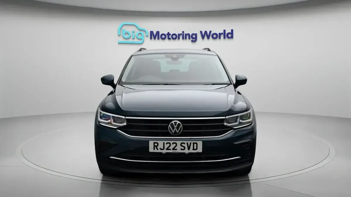 Used VW Tiguan Life 245 HP (180 kW) 2022 Blue SUV