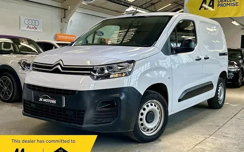 Used Citroën Berlingo 102 HP (75 kW) 2023 White MPV