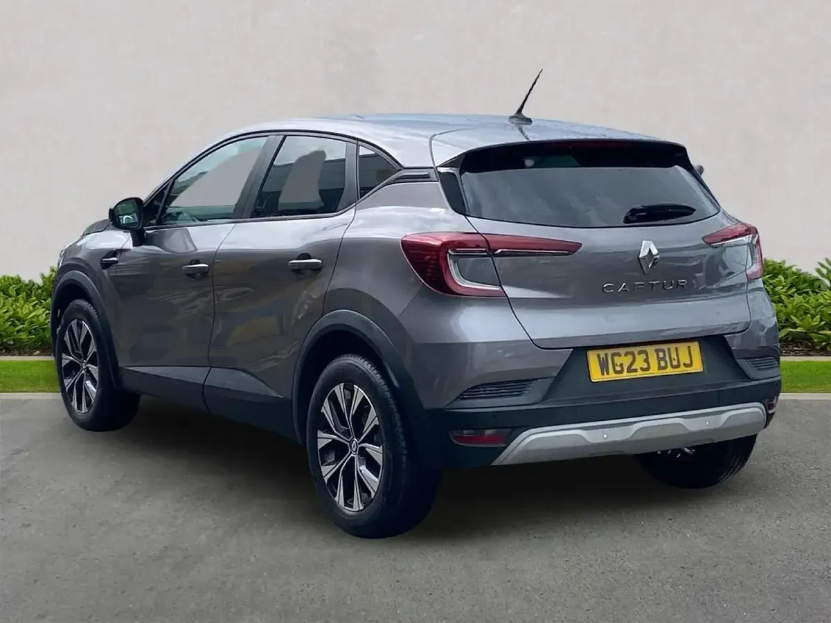 Używany Renault Captur Evolution 91 KM (66 kW) 2023 Szary SUV