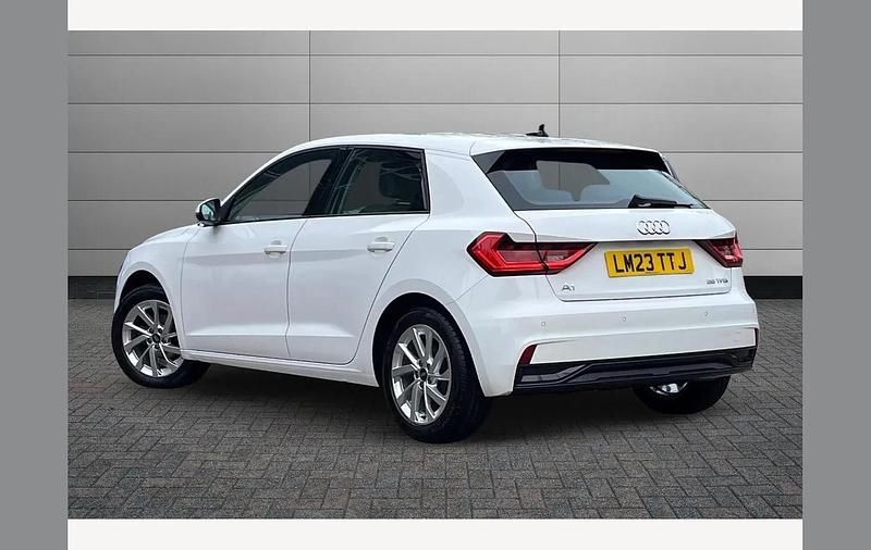 Used Audi A1 Sport 95 HP (69 kW) 2023 White SUV