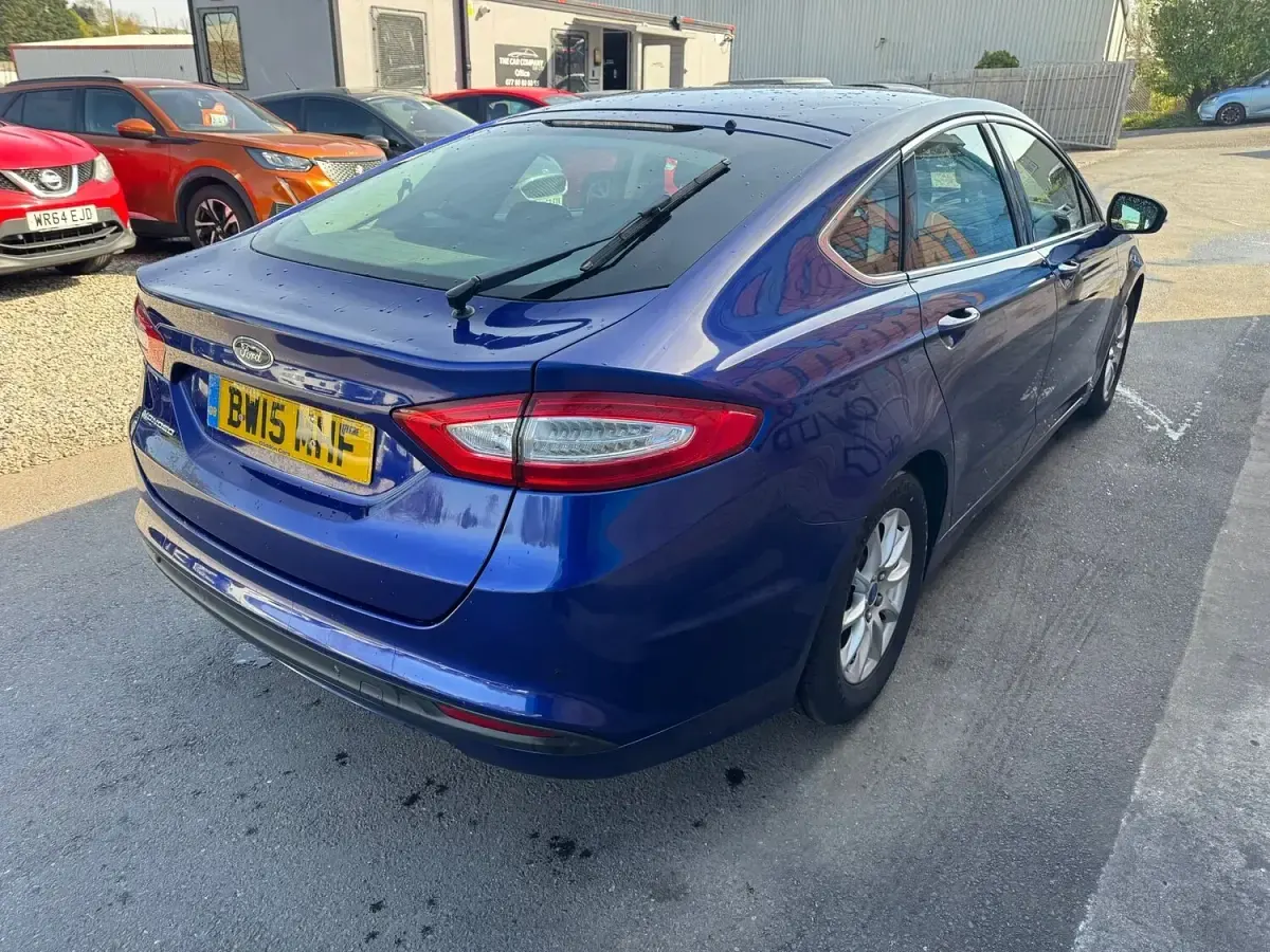 Used Ford Mondeo Zetec 150 HP (110 kW) 2015 Blue Hatchback