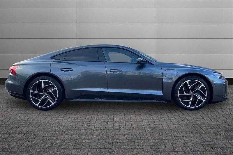 Used Audi e-tron GT quattro Design 369 kW (503 HP) 2025 Daytona grey Sedan