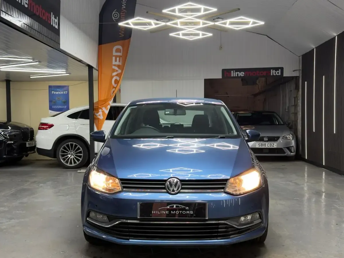 Begagnad VW Polo Match 2016 Blå Halvkombi