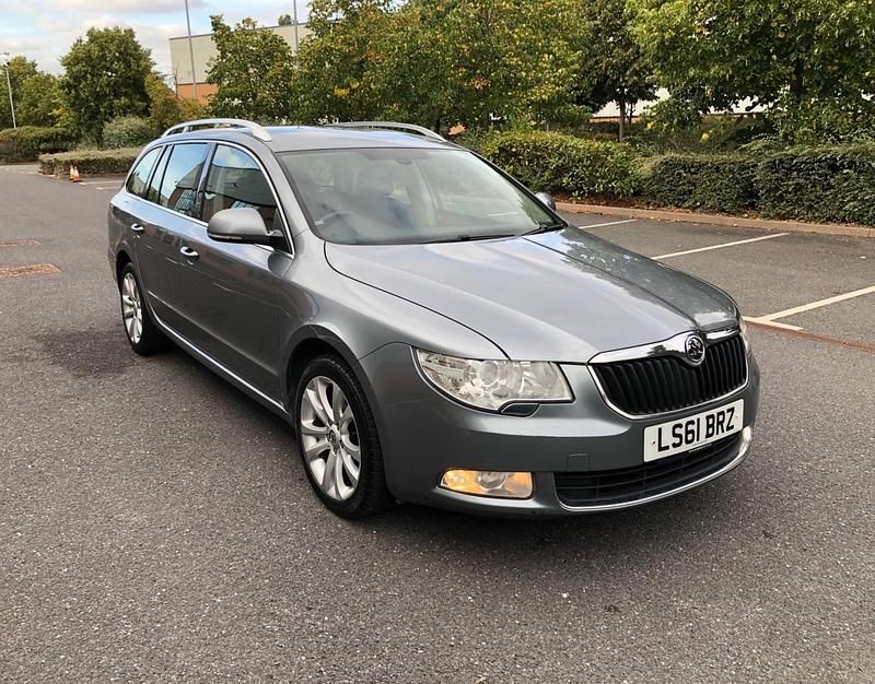 Grey Used 2011 Skoda Superb SE Estate | £2,795 (Fair price) - Image 1/4