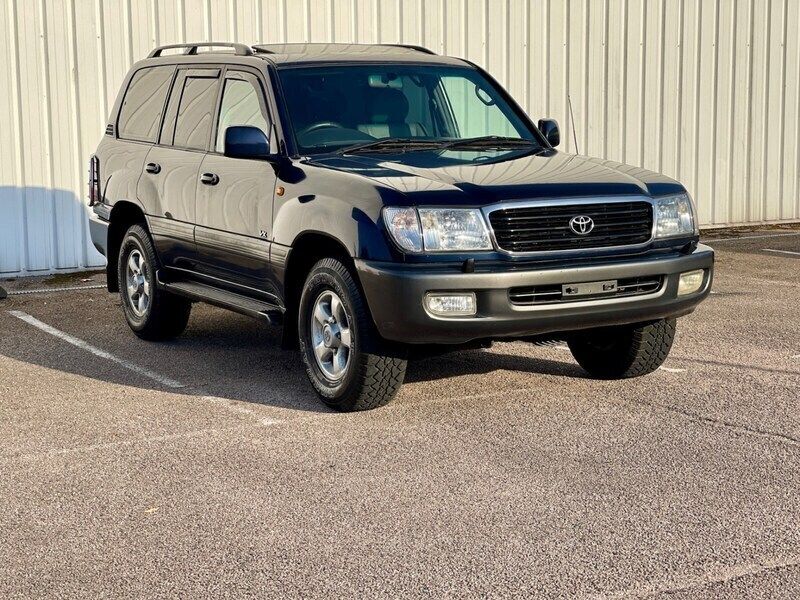 Blue Used 2000 Toyota Land Cruiser SUV | £9,995 (Good price) - Image 1/4