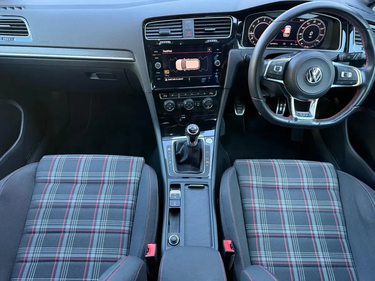 Used VW Golf VII GTI 245 HP (180 kW) 2017 Silver Hatchback