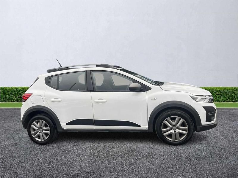 Used Dacia Sandero Expression 90 HP (66 kW) 2023 White Hatchback