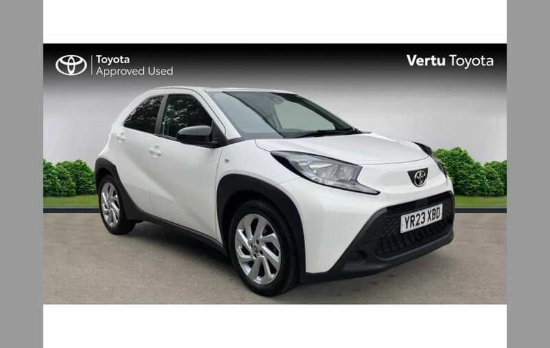 White Used 2023 Toyota Aygo PURE Hatchback | £13,990 (Fair price) - Image 1/4