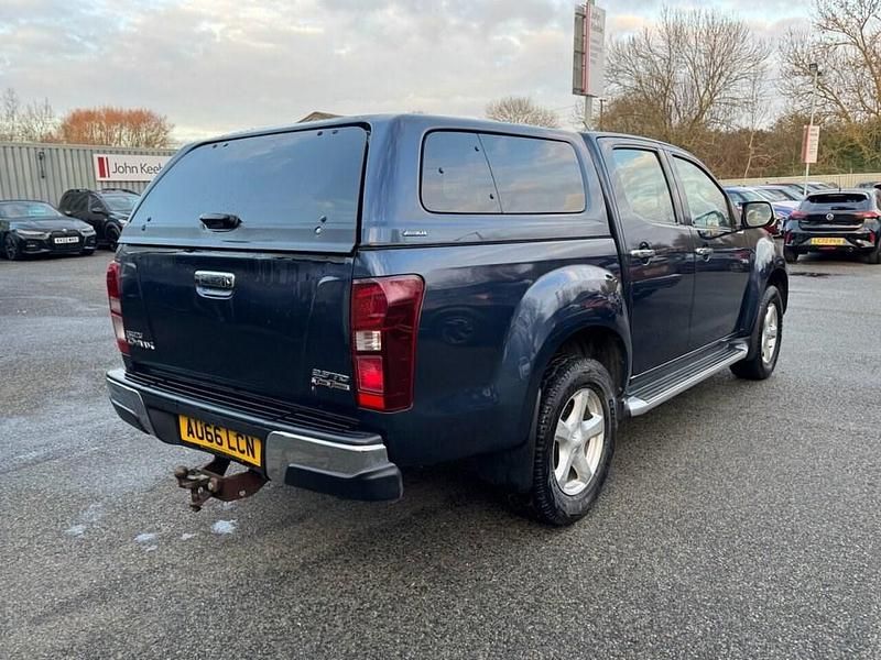 Used Isuzu Pick up 161 HP (118 kW) 2016 Blue Pickup